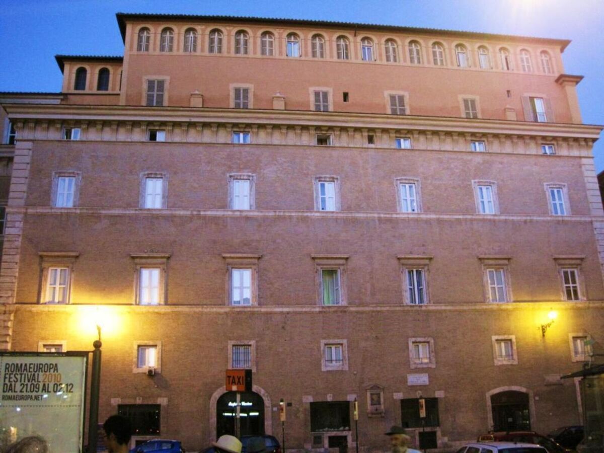 El Vaticano desaloja a los cardenales para transformar un palacio histórico en hotel