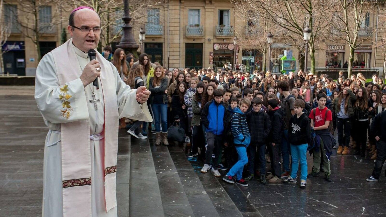 ¿Puede la Iglesia dar la bendición a las parejas homosexuales?, una reflexión de Munilla