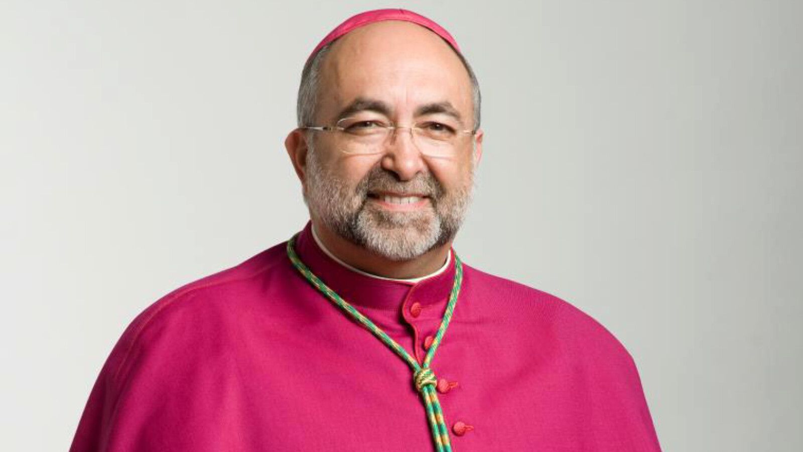 Monseñor Sanz Montes acusa al Gobierno de manipulación en el tratamiento de la pederastia