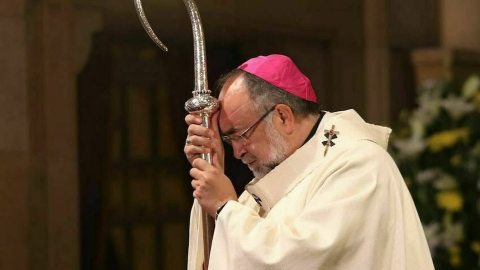 El arzobispo de Oviedo, Jesús Sanz, se suma a Argüello y pide a Pedro Sánchez que convoque elecciones