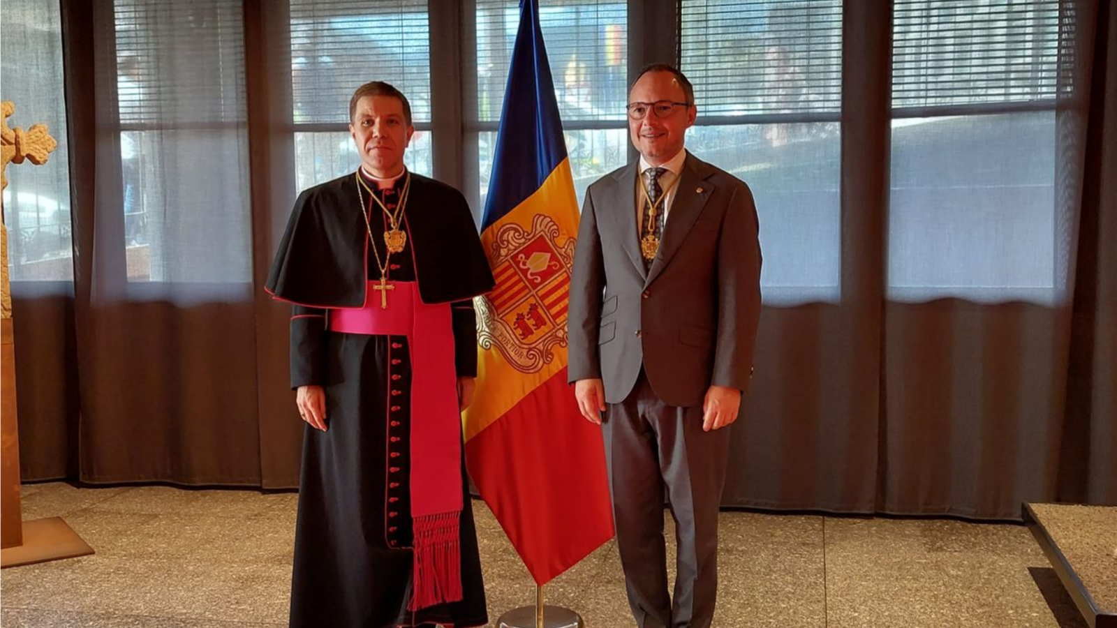 Josep-Lluís Serrano jura su cargo como Copríncipe de Andorra