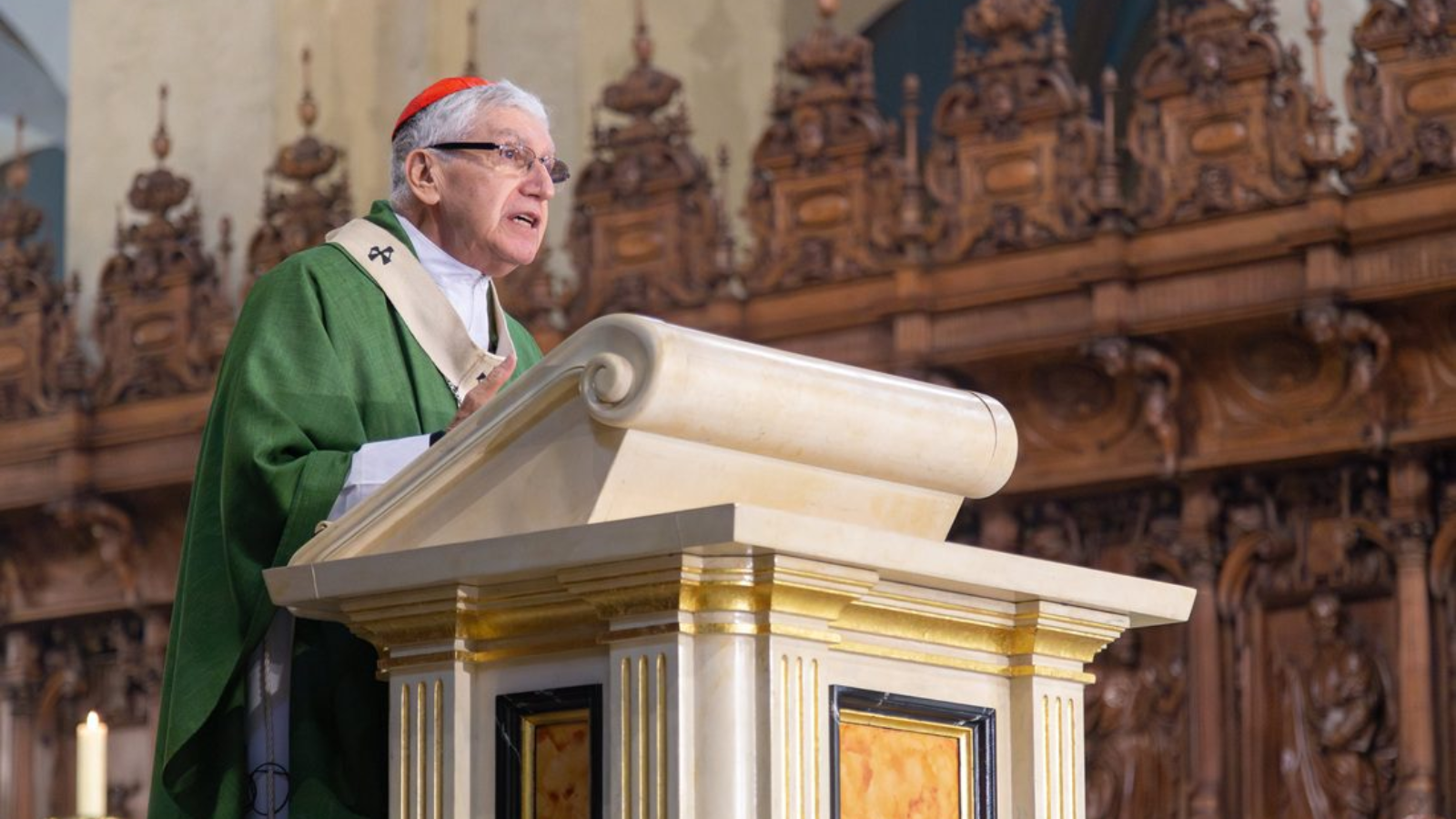 El cardenal arzobispo de Lima se mete en política española para criticar la propuesta de VOX sobre inmigración