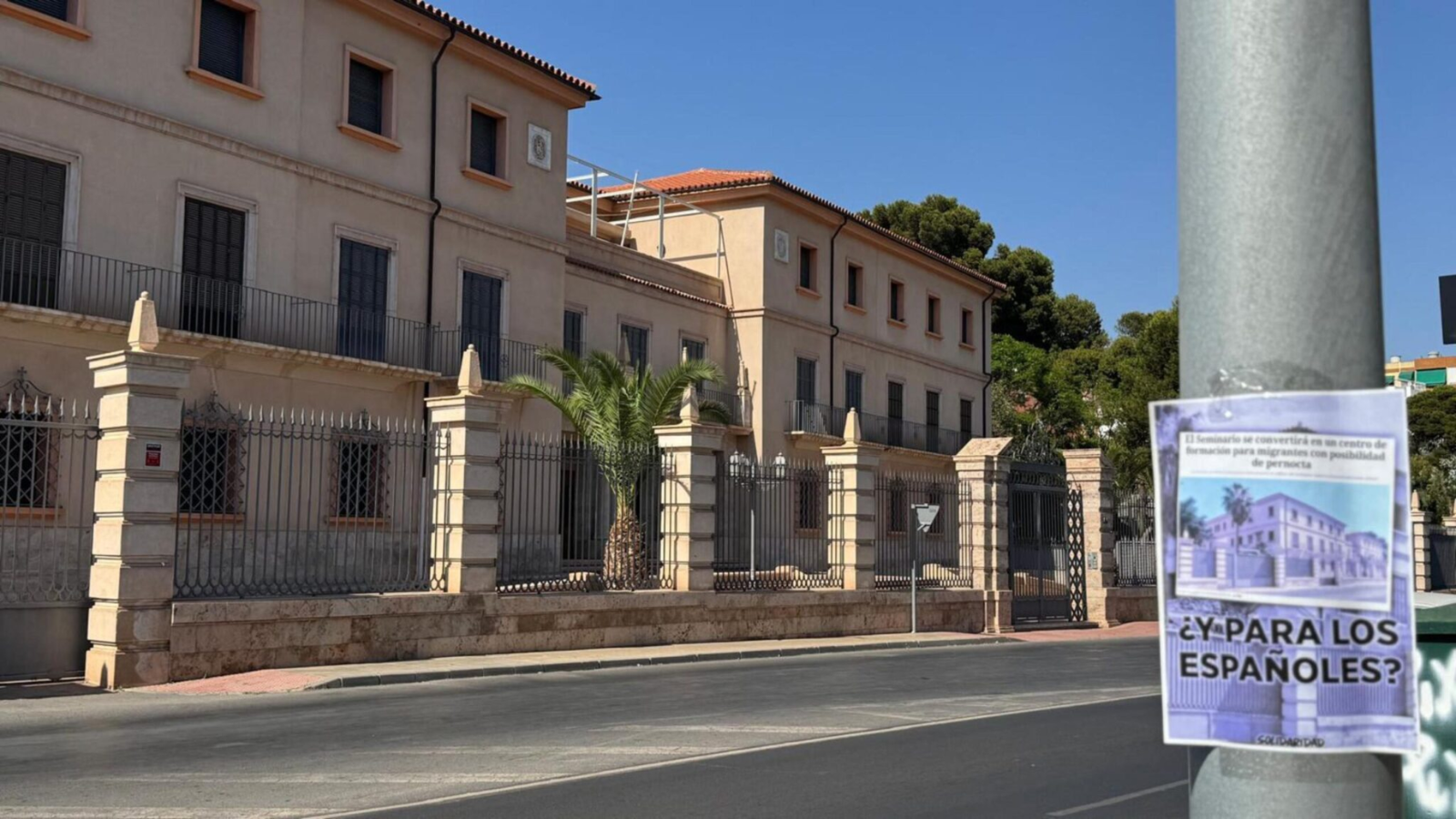 VOX pide a la Diócesis de Almería que reconsidere la cesión del Seminario para acoger inmigrantes