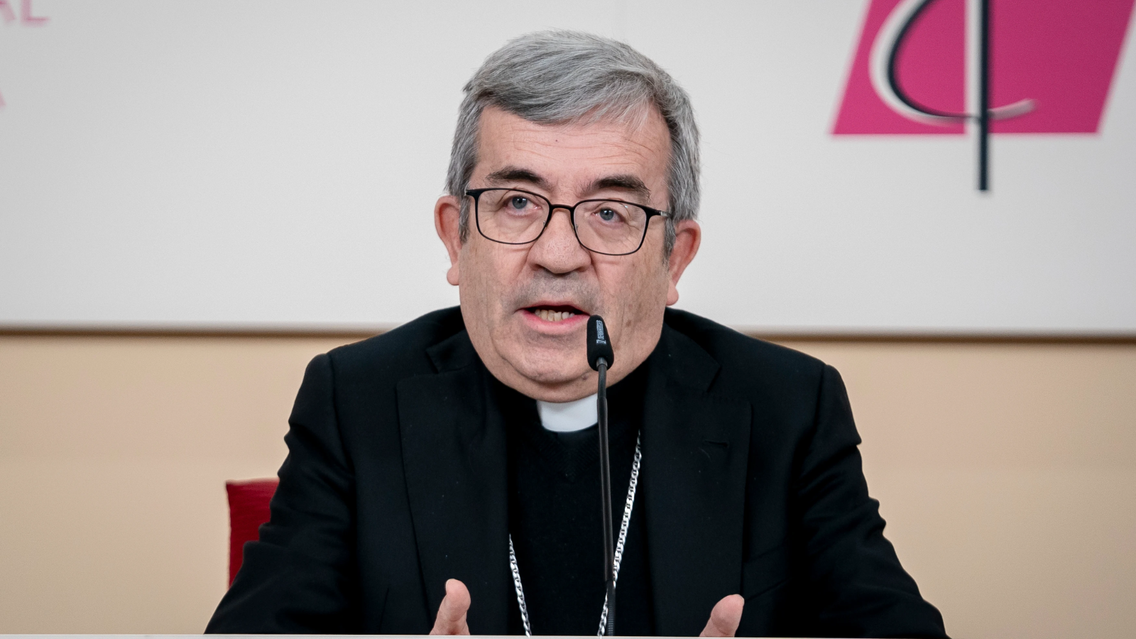 El obispado de Vic suspende una misa con monseñor Argüello por la presión de grupos independentistas e izquierdistas