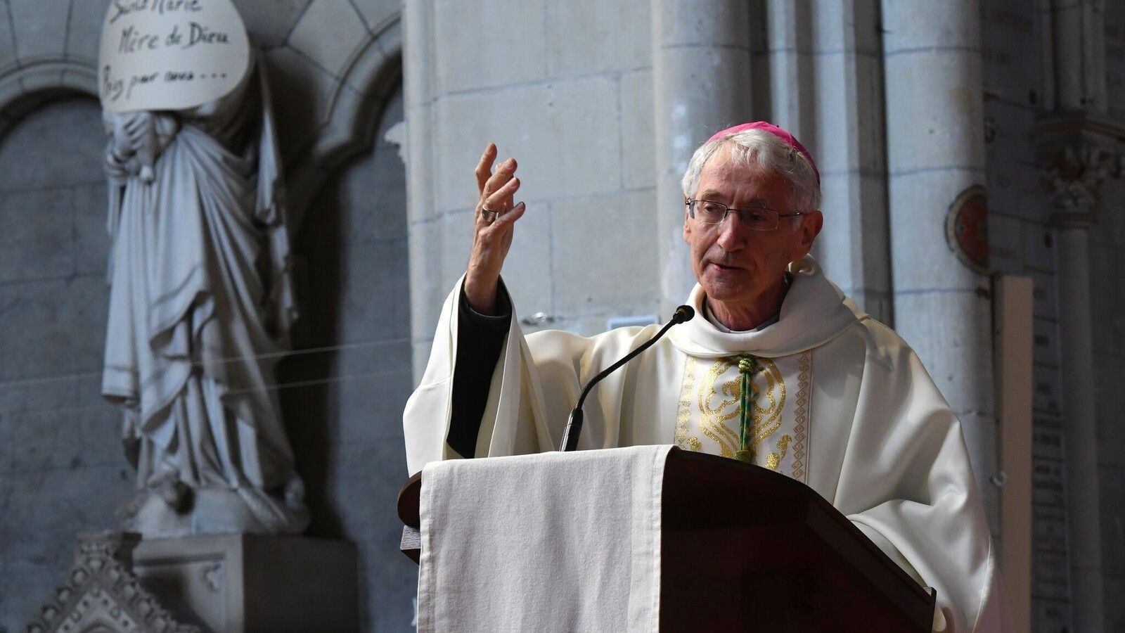 El obispo de Angers retira la nominación al sacerdote condenado por pedopornografía