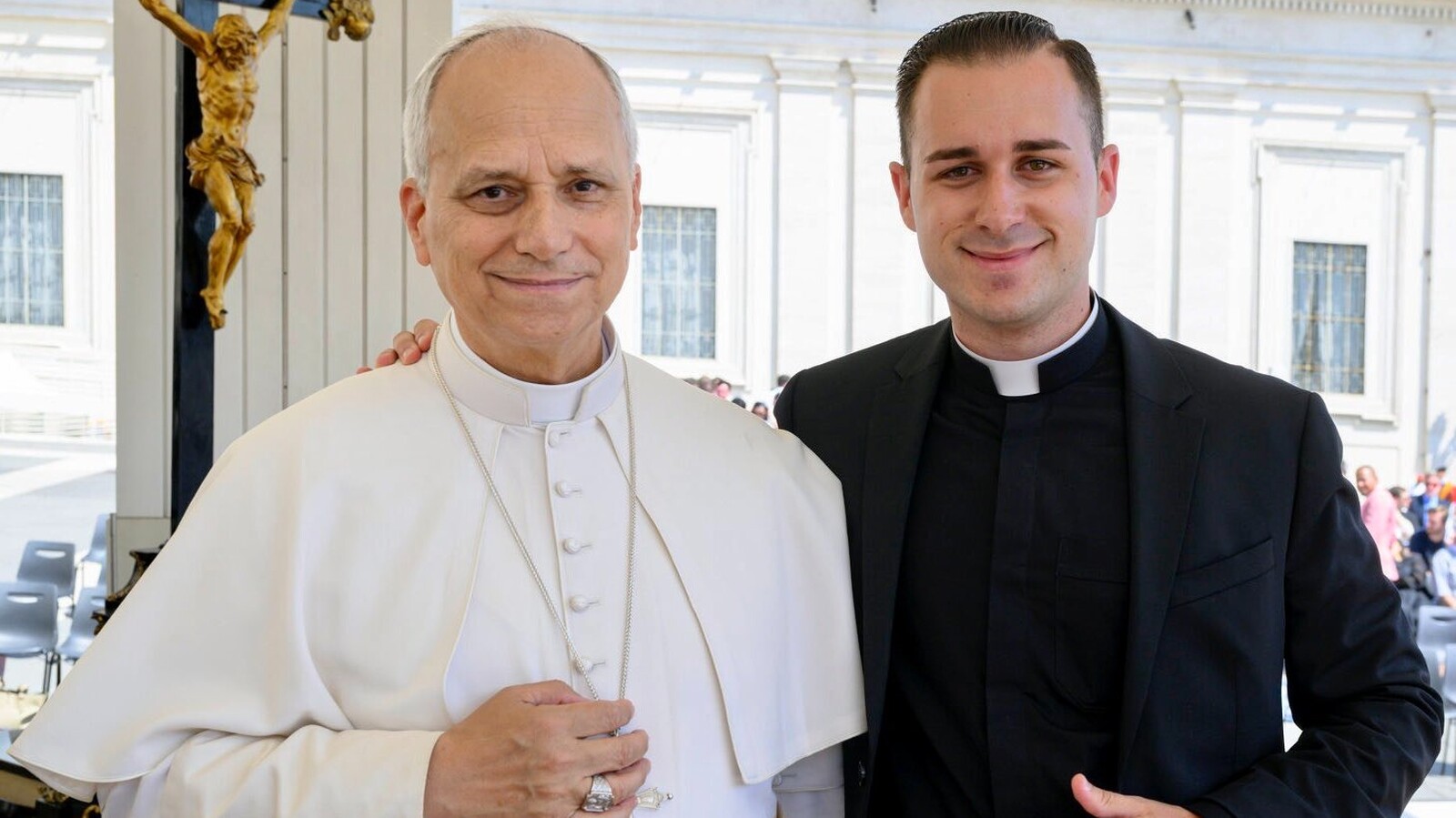 El Papa da dos consejos clave a un joven cura de Cartagena tras un saludo inesperado