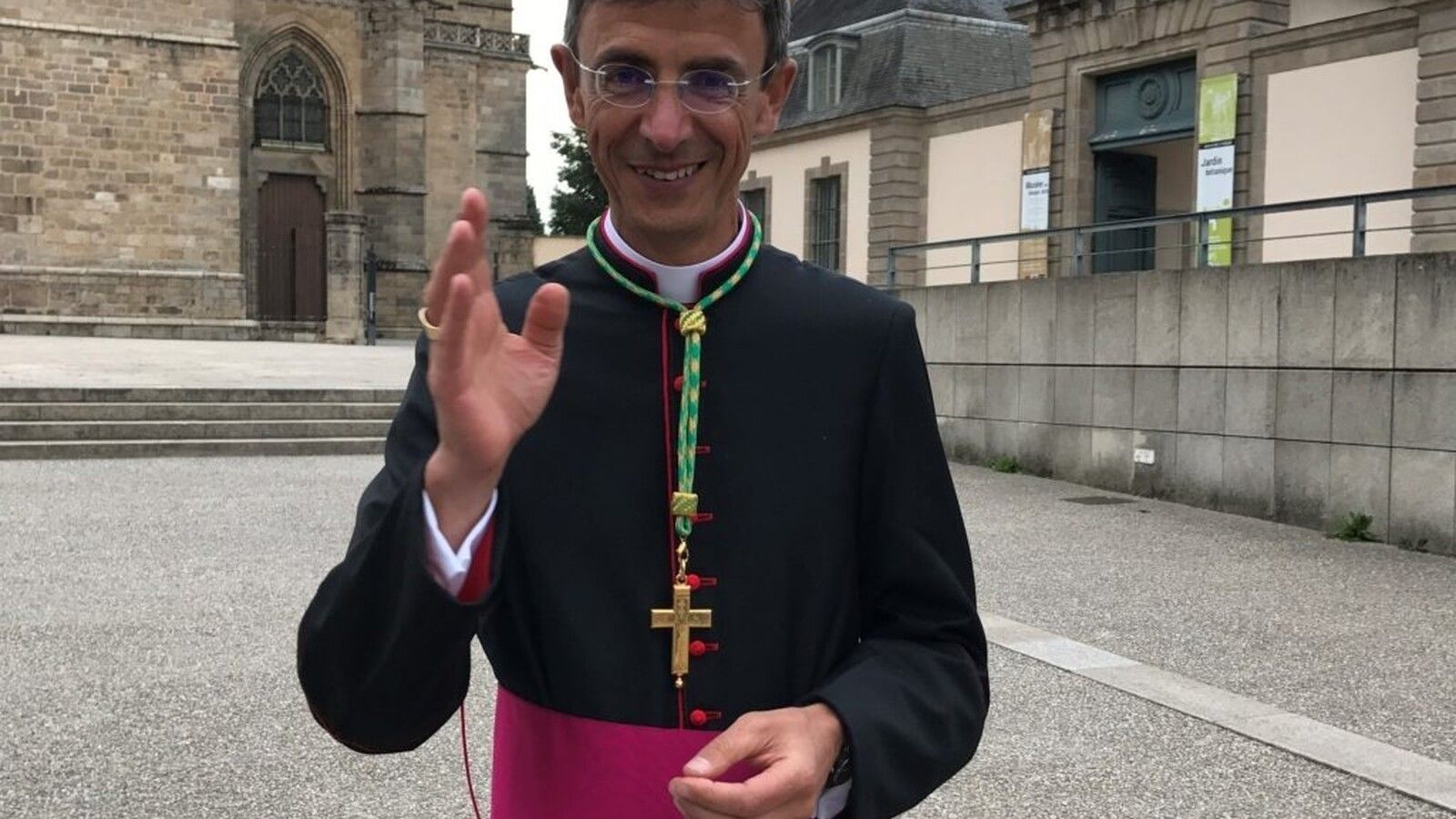 El Papa nombra a Bozo obispo coadjutor de La Rochelle en contexto complicado