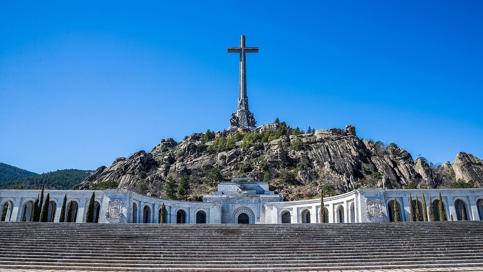 Un jurado politizado decidirá el futuro del Valle de los Caídos