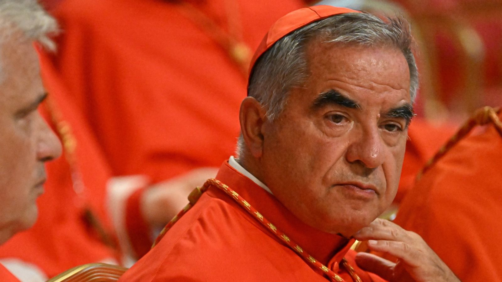 El caso Milone resurge: Becciu afirma que actuó por orden de Francisco