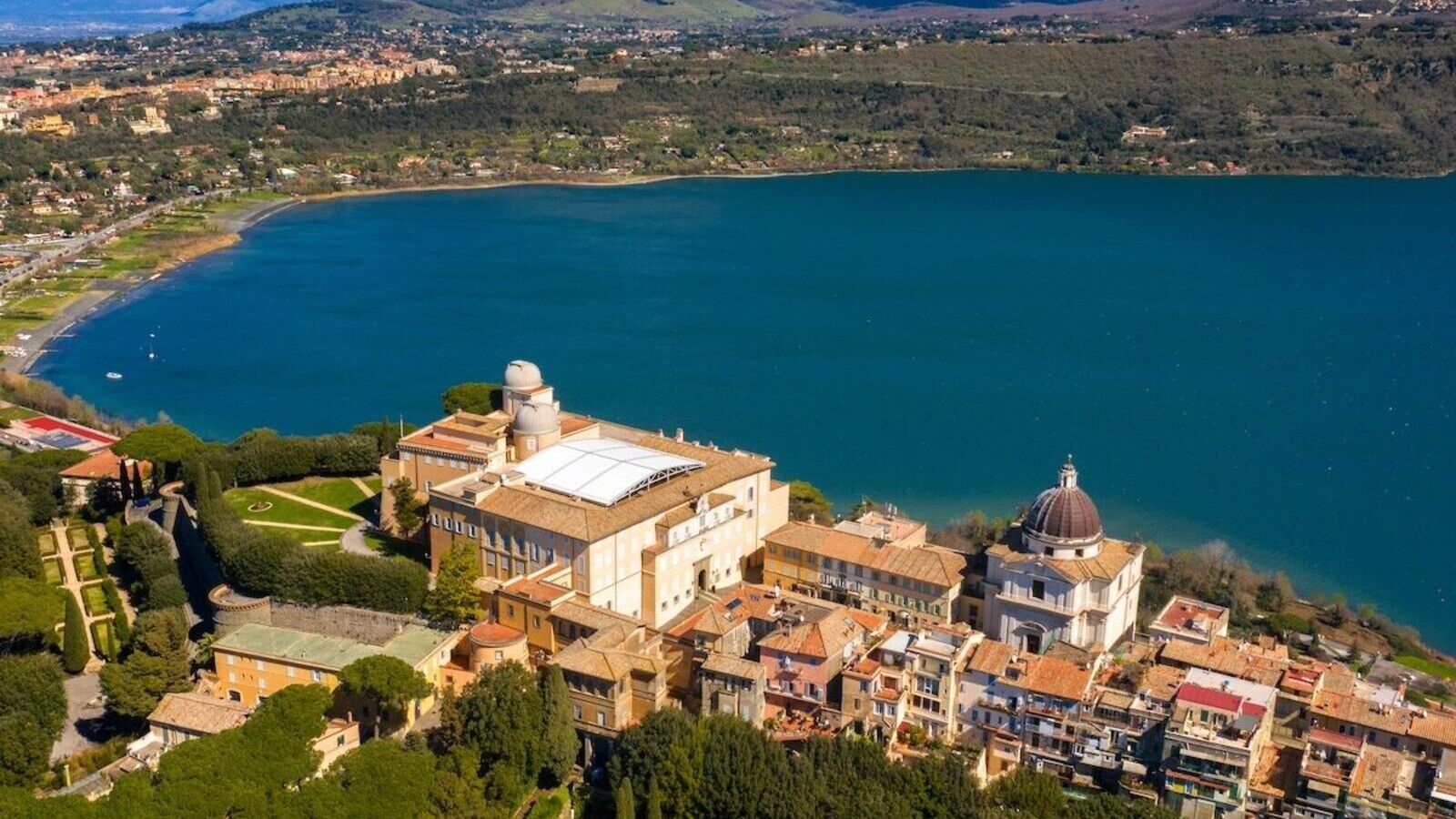 El Papa León XIV regresa a Castel Gandolfo para continuar sus labores