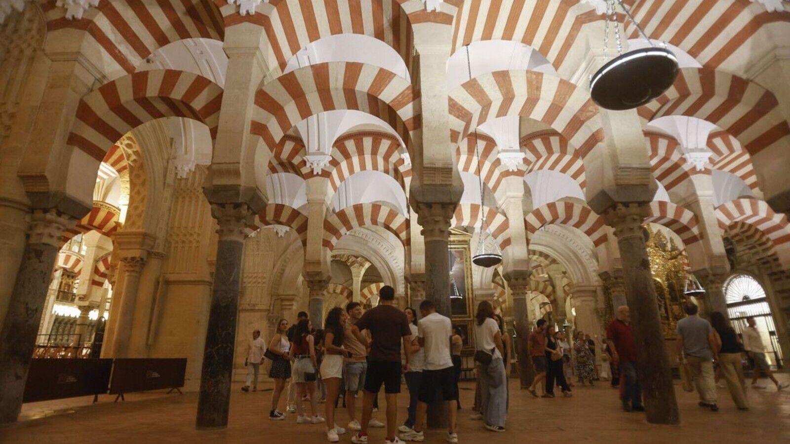 Detenido por amenazar la Catedral de Córdoba, símbolo de fe y tradición cristiana