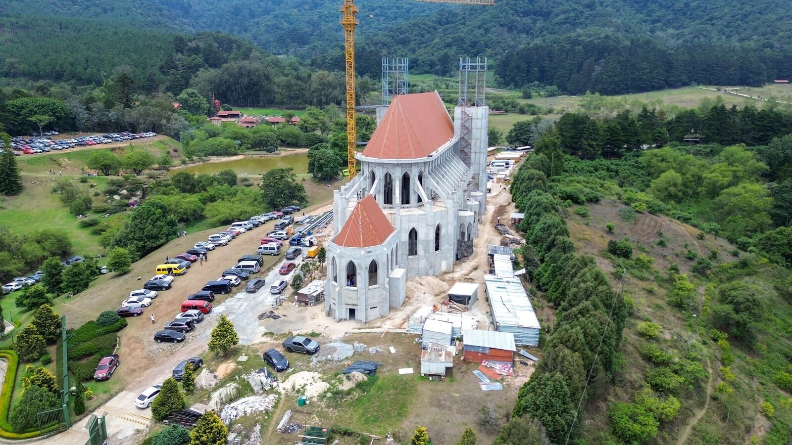 La fe toma forma: Los Heraldos del Evangelio culminan una iglesia gótica en Guatemala