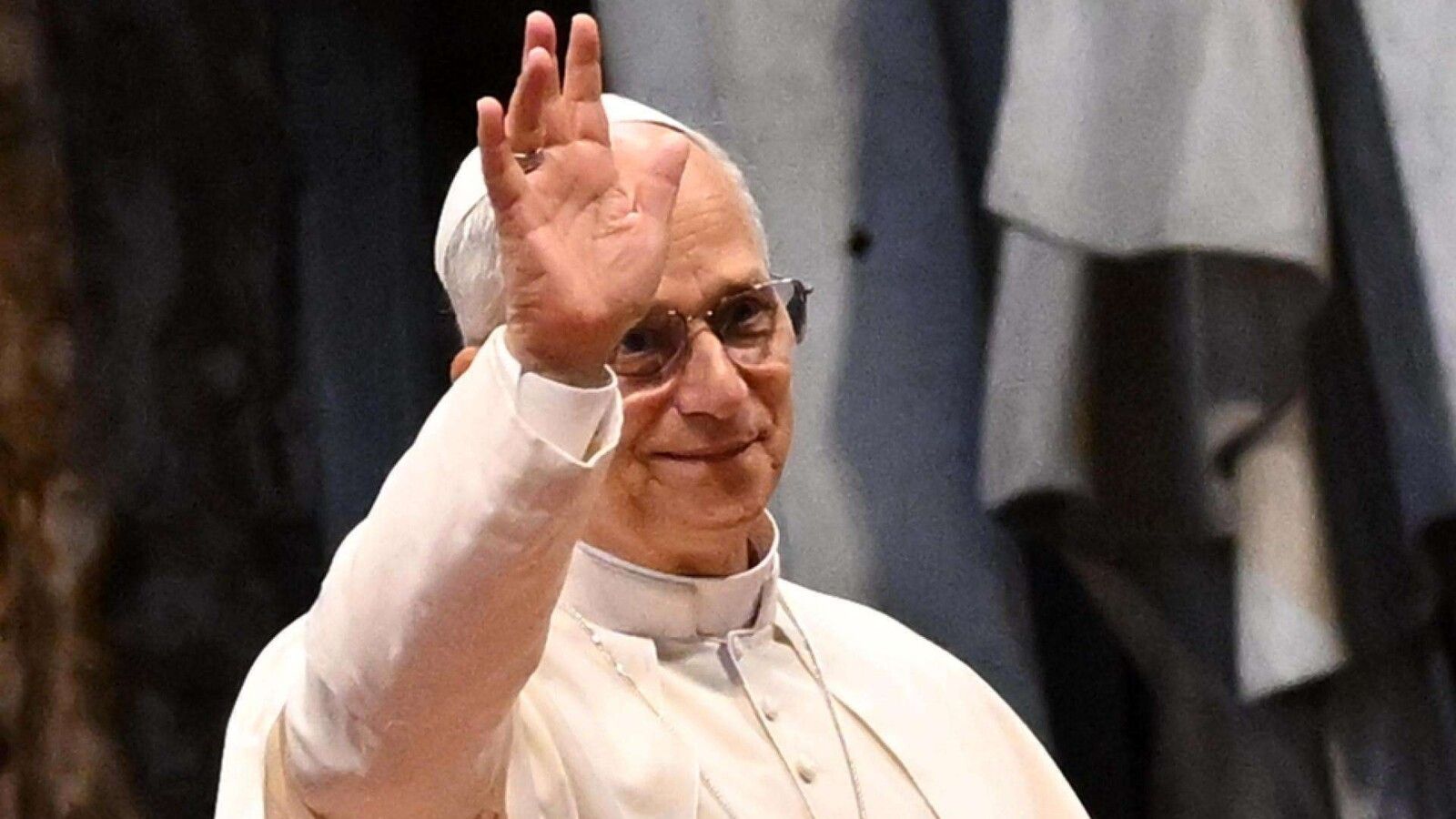El Papa León XIV pide rezar el rosario en octubre para fomentar la paz mundial