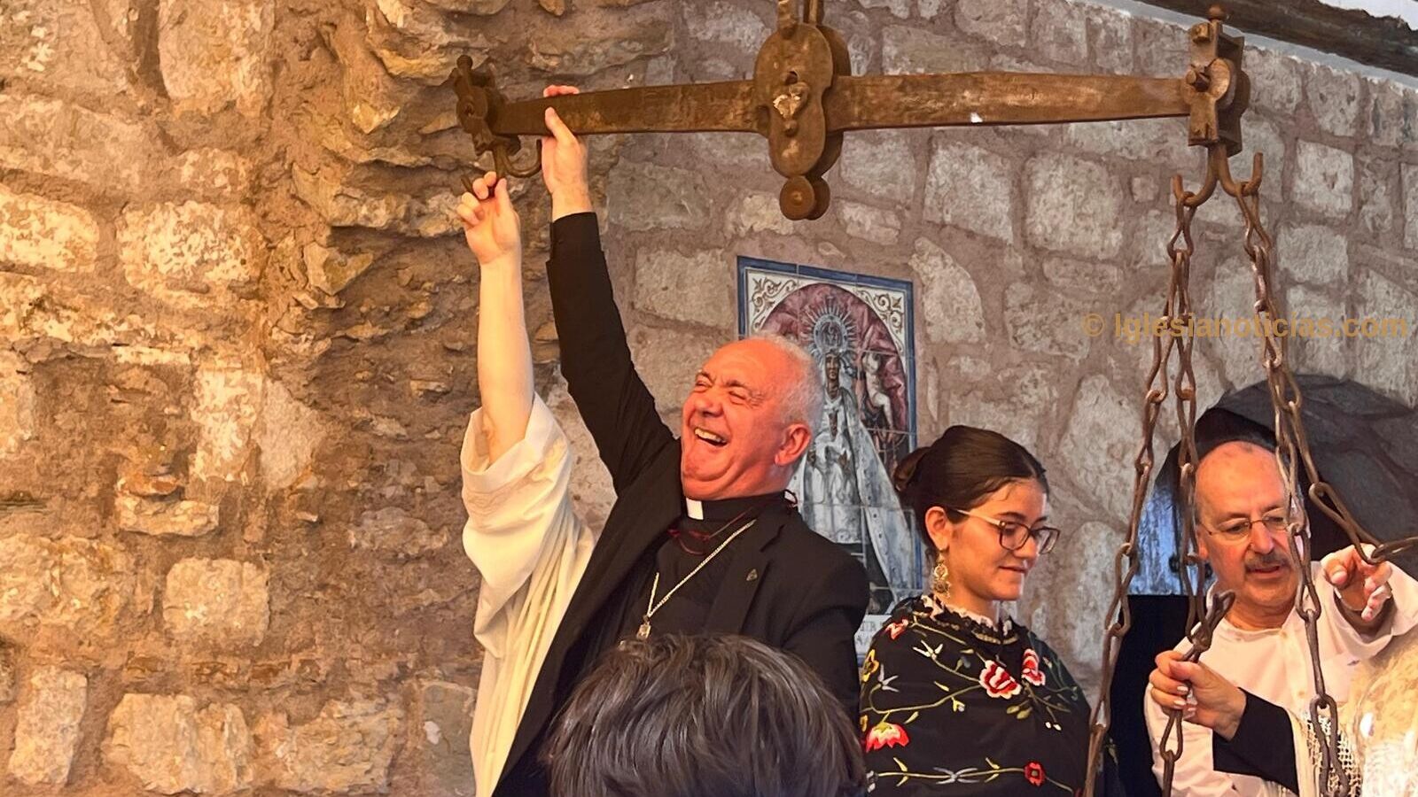 El obispo de Barbastro no sabe jugar al mus