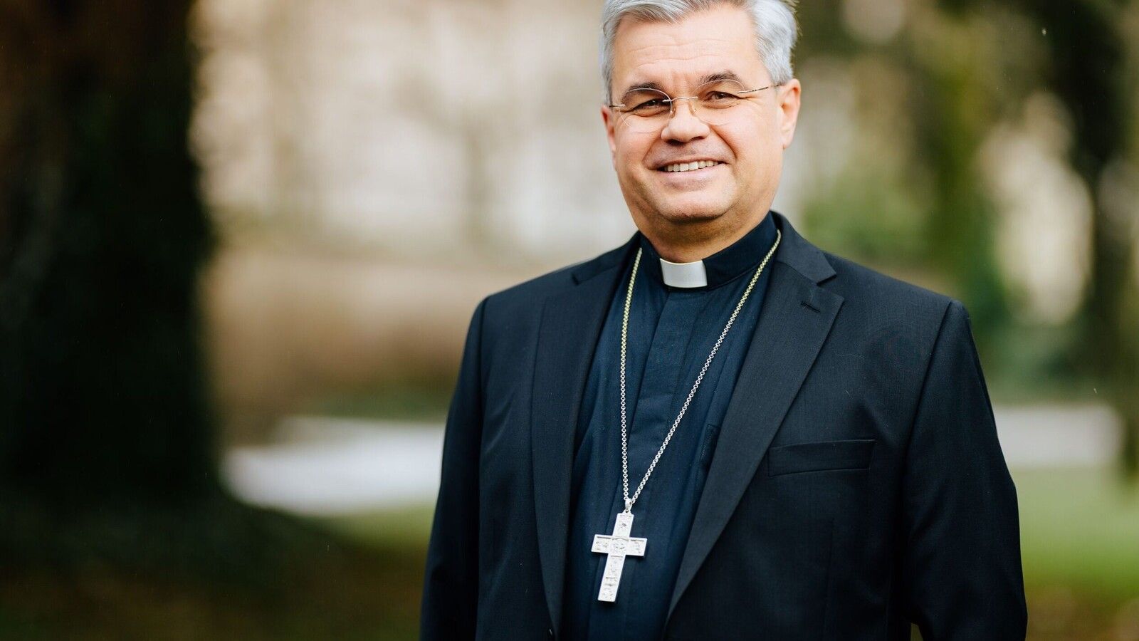 El arzobispo Bentz reafirma la prohibición de abortos en clínicas católicas