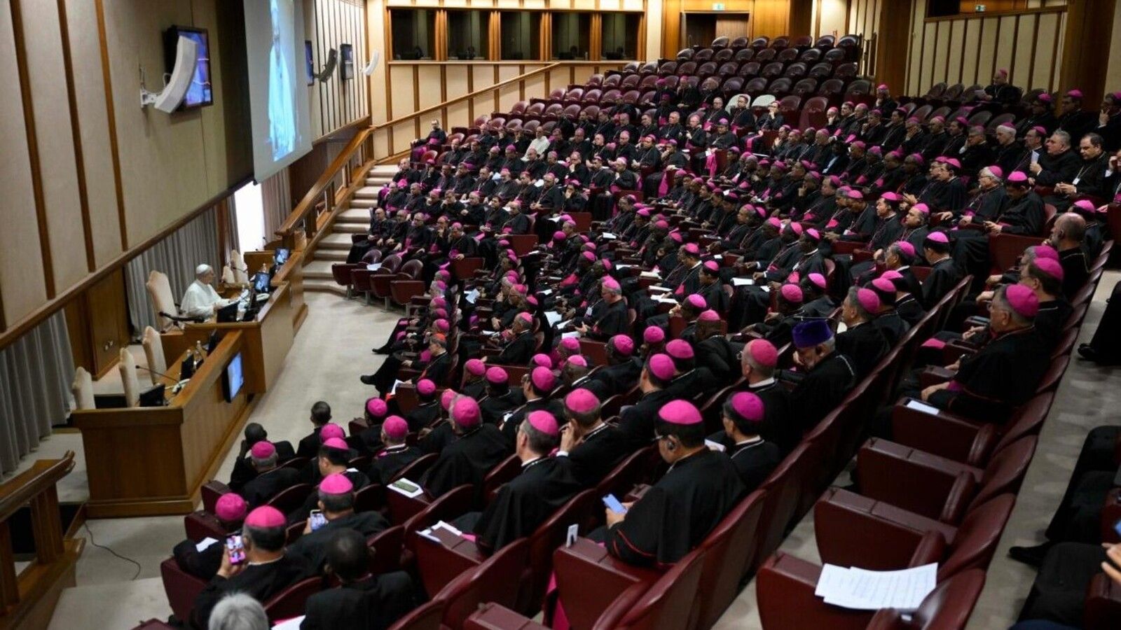 Tensión en la Iglesia italiana por un documento que promueve la inclusión de personas LGTBI en las prácticas pastorales