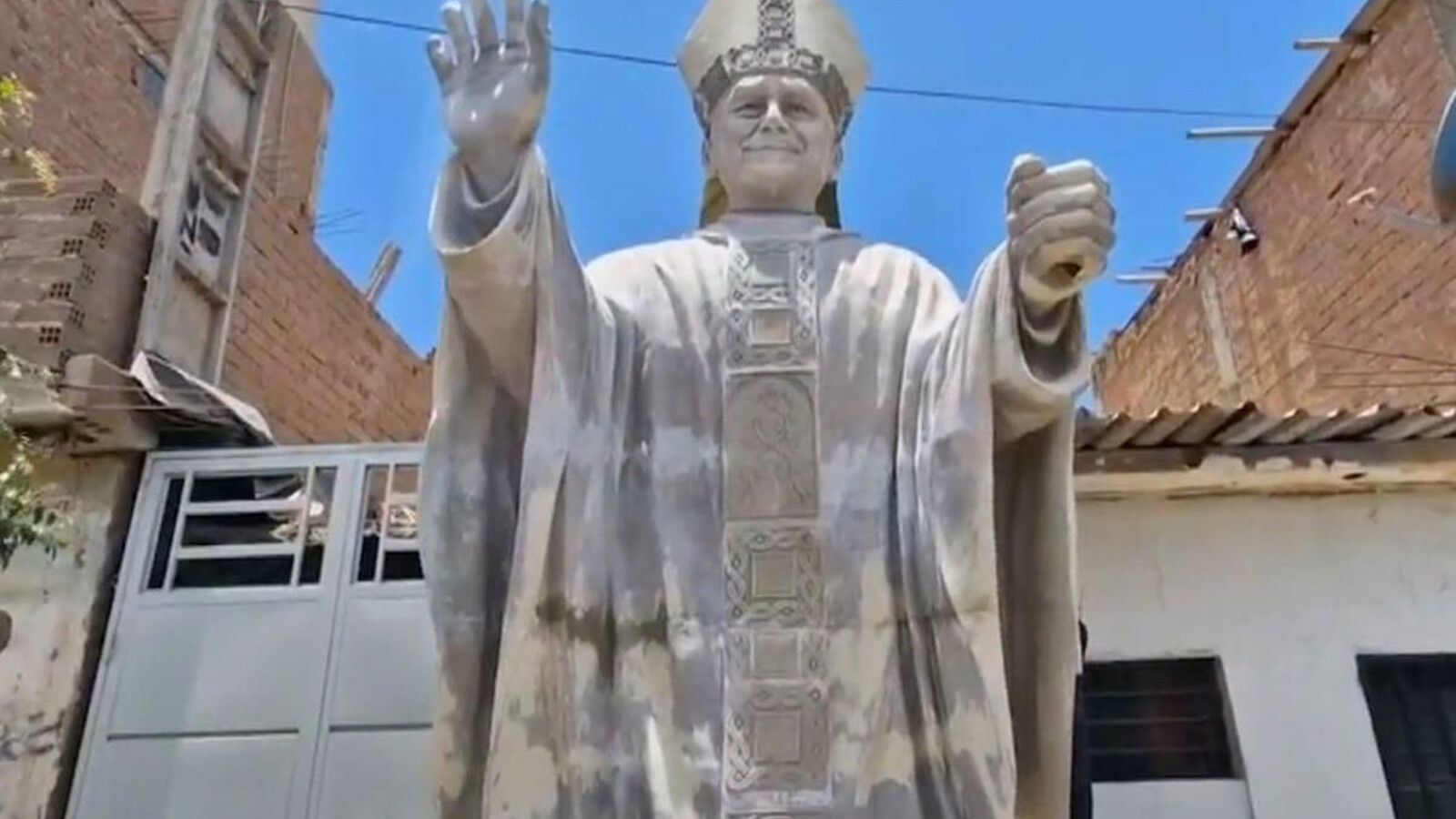 Perú rinde homenaje al Papa León XIV con una imponente estatua de cinco metros en Chiclayo