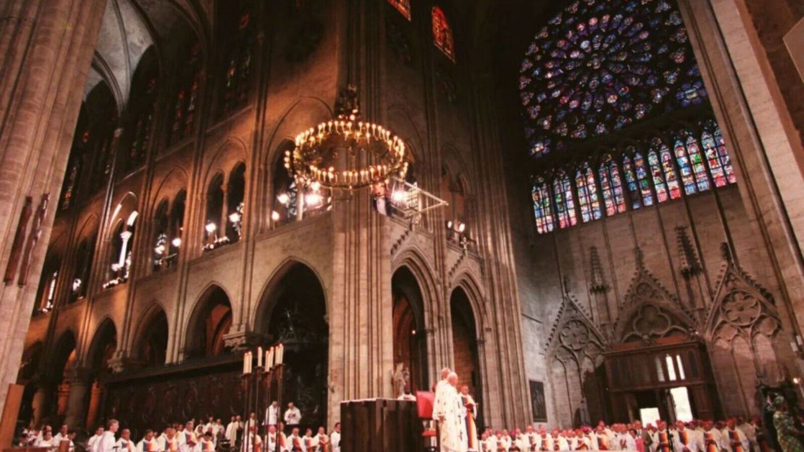 Beatifican en París a 50 jóvenes mártires franceses