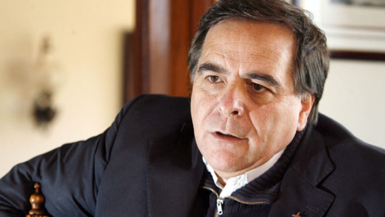 El Vaticano revoca la expulsión de Felipe Berríos y la Compañía de Jesús anuncia medidas disciplinarias