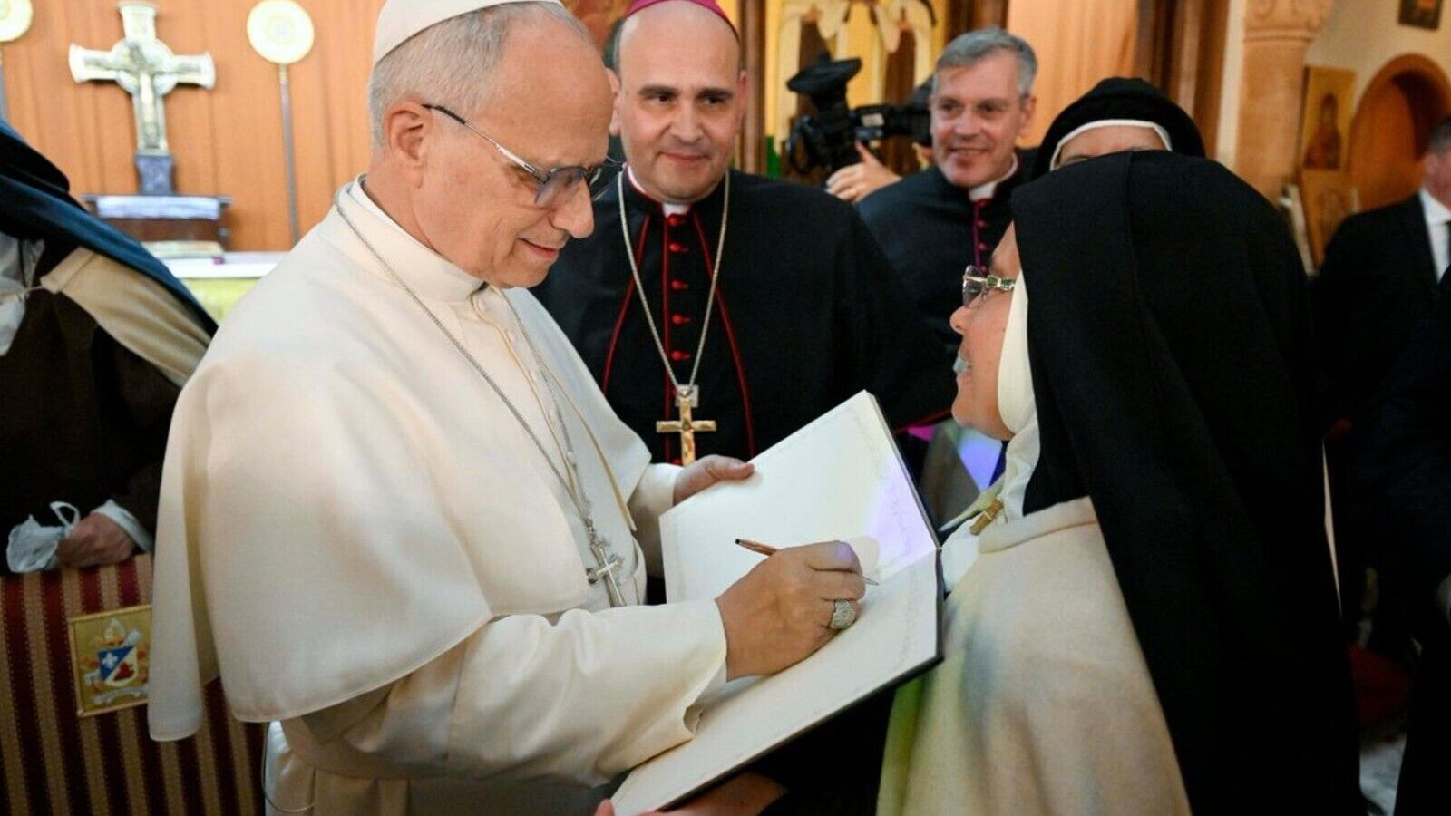 León XIV exhorta en Harissa a ser “perfume de Cristo” y constructores de paz
