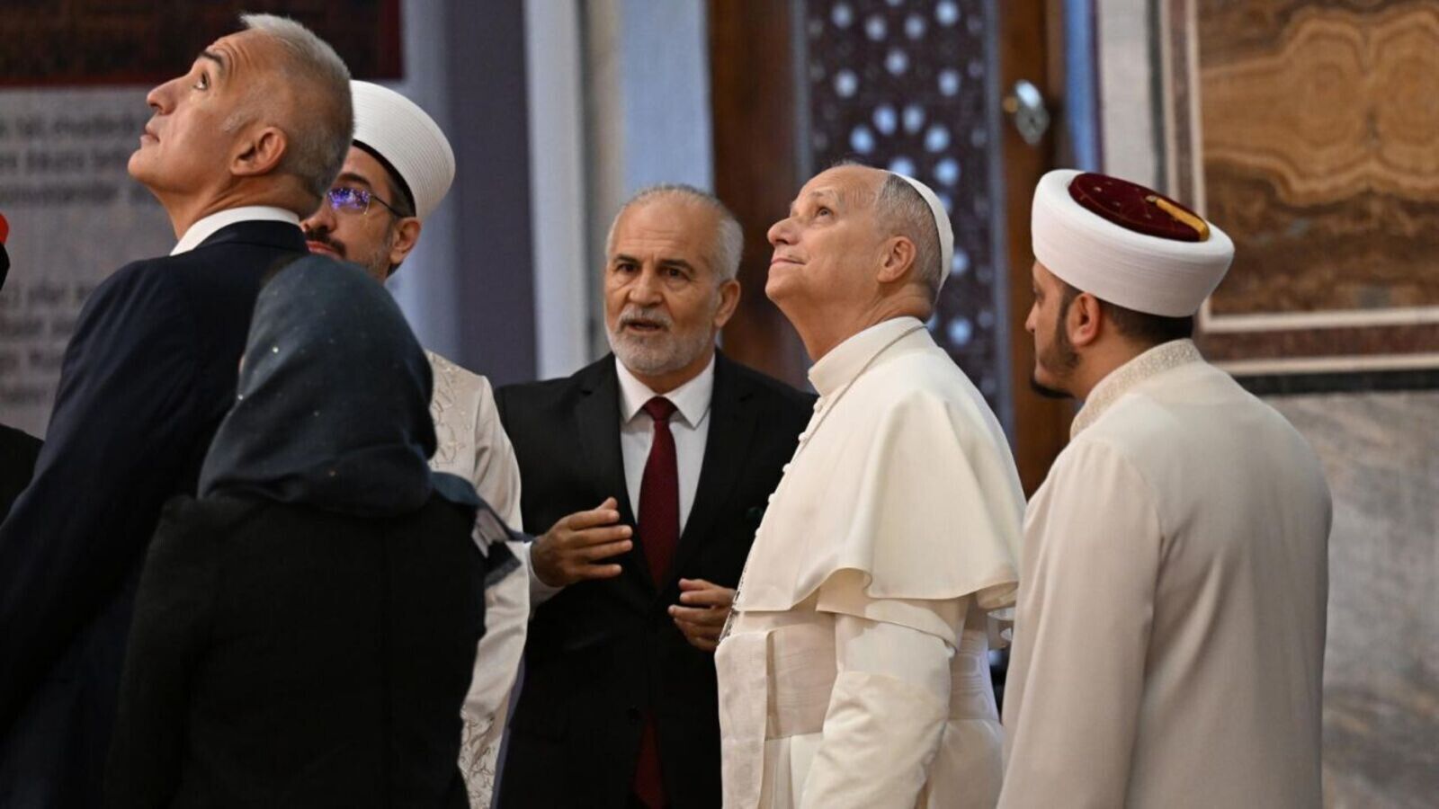 León XIV explica por qué no rezó en la Mezquita Azul de Estambul