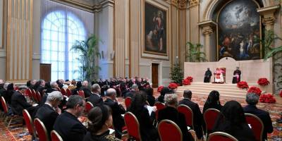 el-papa-leon-xiv-denuncia-la-diplomacia-de-la-fuerza-ante-420-diplomaticos
