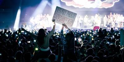 hakuna-reune-a-mas-de-12-000-personas-en-vistalegre-para-alabar-a-dios