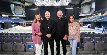 el-santisimo-se-expone-por-primera-vez-en-el-movistar-arena