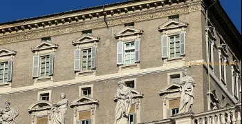 leon-xiv-retoma-el-apartamento-pontificio-tras-diez-anos-cerrado-para-residir-en-el-vaticano