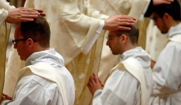 el-instituto-lepanto-pide-al-papa-sancionar-a-sacerdote-de-nuevo-mexico-por-relacion-homosexual