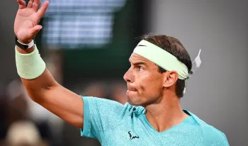 el-papa-leon-xiv-recibe-camiseta-firmada-por-nadal-y-expresa-ganas-de-jugar-un-partido