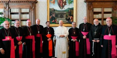 los-obispos-desmienten-a-el-pais-y-niegan-que-el-papa-senalara-a-la-ultraderecha