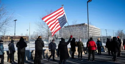 cardenales-y-arzobispo-de-saint-paul-critican-operacion-masiva-de-deportaciones-en-ee-uu