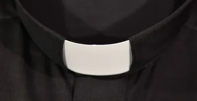 sacerdote-de-munster-suspendido-tras-hallazgo-de-miles-de-archivos-de-pornografia-infantil