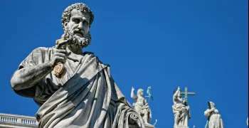 catolicos-en-ee-uu-lanzan-campana-para-regalar-tiara-al-papa-leon-xiv