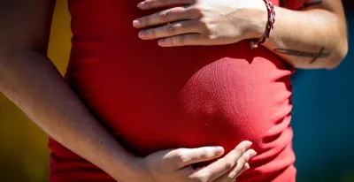 la-santa-sede-solicita-a-la-onu-medidas-para-proteger-a-mujeres-y-ninos-en-gestacion-subrogada