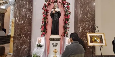 la-antorcha-del-perdon-y-la-paz-inicia-su-viaje-hacia-italia-desde-chicago