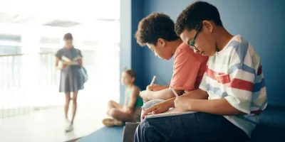 valencia-alerta-crisis-educativa-presion-sobre-la-religion-y-alumnos-como-heroes