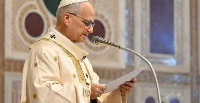 leon-xiv-presidira-el-via-crucis-en-el-coliseo-en-su-primer-viernes-santo-como-papa