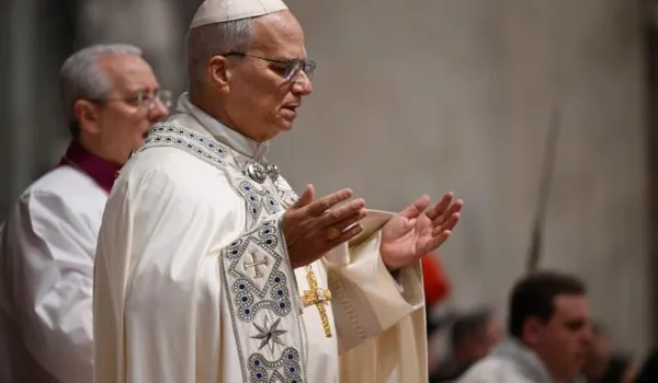 el-papa-recupera-el-lavatorio-de-los-pies-a-sacerdotes-en-jueves-santo-tras-14-anos