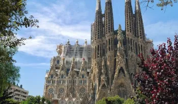 aumento-de-la-practica-religiosa-en-la-diocesis-de-barcelona-mas-fieles-y-sacramentos-en-2025