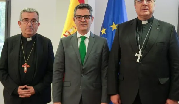 tensiones-entre-el-gobierno-y-la-conferencia-episcopal-por-indemnizaciones-a-victimas-de-abusos