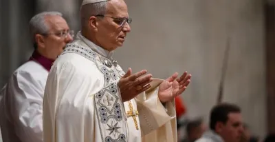 leon-xiv-el-verdadero-milagro-no-es-acumular-sino-compartir