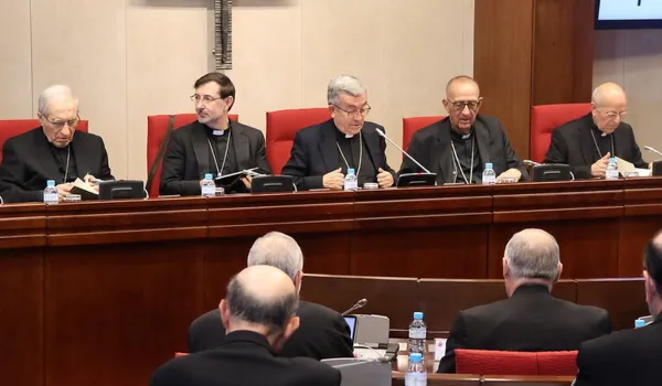 argueello-abre-la-asamblea-de-la-cee-alzad-la-mirada-mirad-a-jesucristo