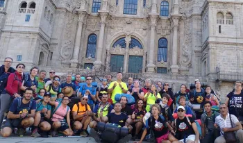 el-aumento-de-peregrinos-a-santiago-revela-una-creciente-busqueda-espiritual-entre-los-jovenes