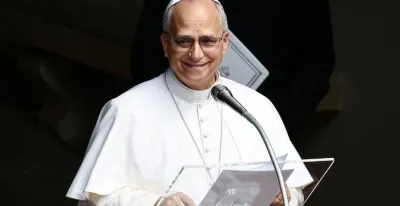 el-papa-leon-xiv-inicia-su-visita-a-guinea-ecuatorial-en-medio-de-expectativas-y-escepticismo