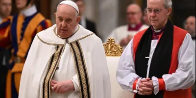 controversia-en-la-iglesia-tras-la-participacion-del-obispo-de-fresno-en-un-rito-anglicano