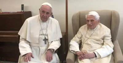 ganswein-ofrece-una-nueva-vision-sobre-la-relacion-entre-benedicto-xvi-y-francisco