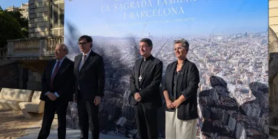 inaugurada-una-muestra-que-celebra-la-conexion-entre-la-sagrada-familia-y-barcelona