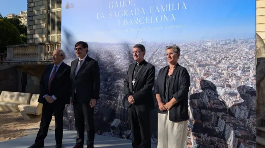 inaugurada-una-muestra-que-celebra-la-conexion-entre-la-sagrada-familia-y-barcelona